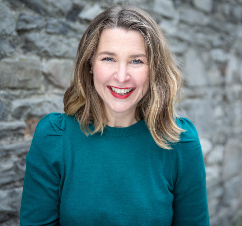 Anne Gill Headshot 2